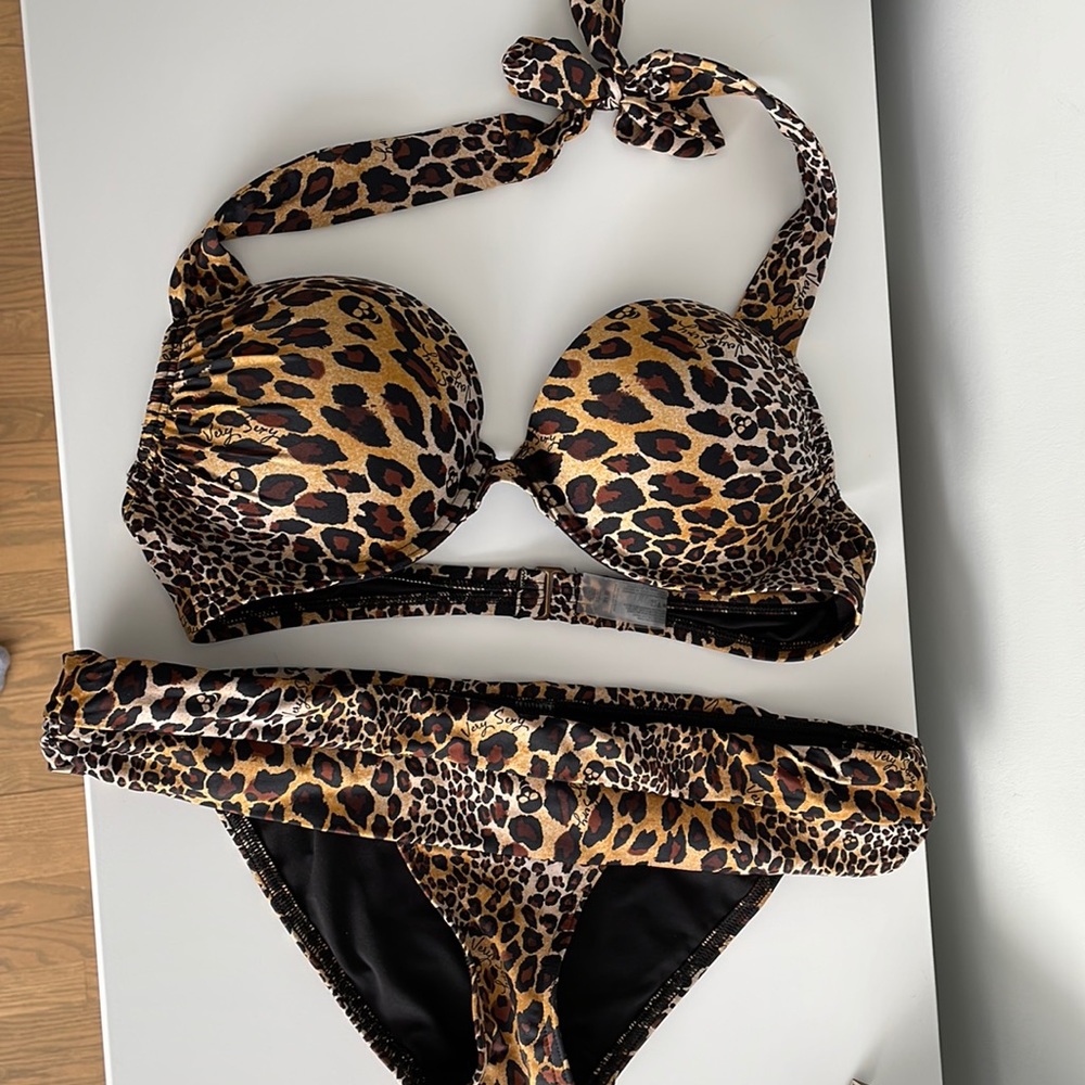 Victoria’s Secret extra push up Lepord bikini size 34 B top